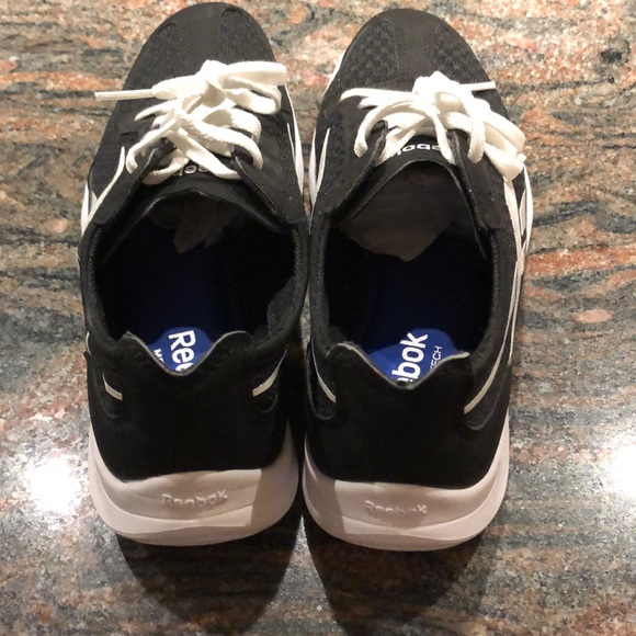 Women’s running shoe - Picture 3 of 5